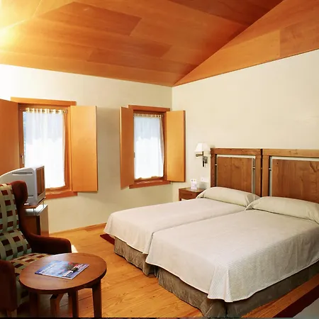 فندق De Santo Estevo 4*