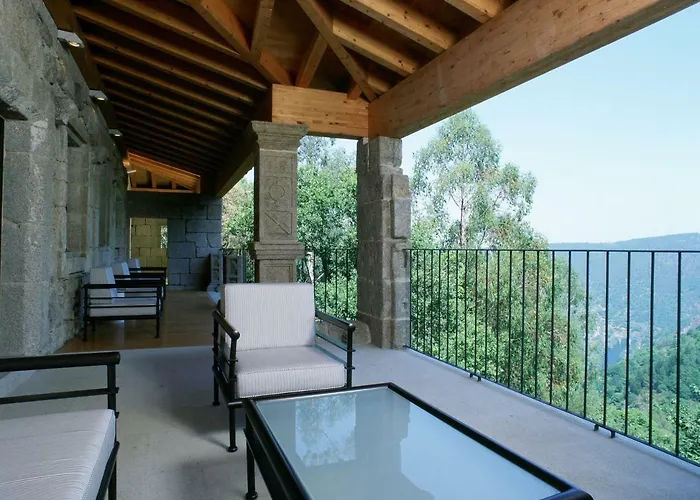 圣艾斯特沃旅馆 Santo Estevo de Rivas de Sil